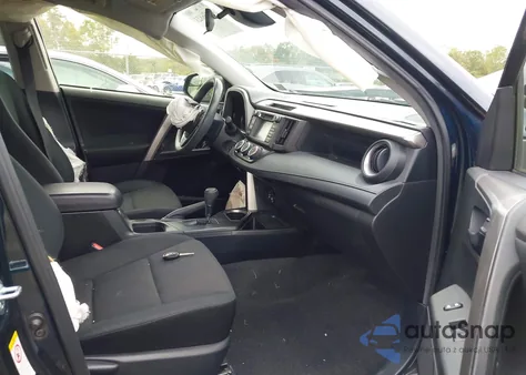 2017 Toyota Rav4 Le z USA, uszkodzony, nr VIN JTMBFREV7HJ106998